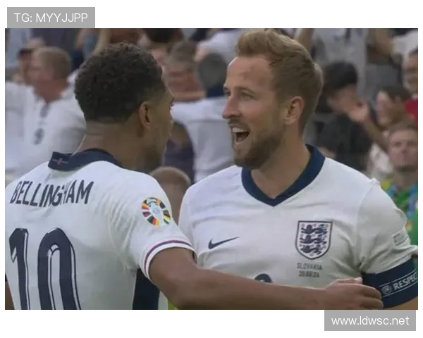 萨卡 vs 福登：英格兰主力位置之争如何体现