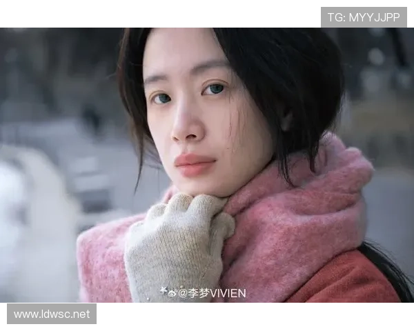 李梦随手一张家居照，橱柜里全是名牌盒子，我数着外卖券笑不出来